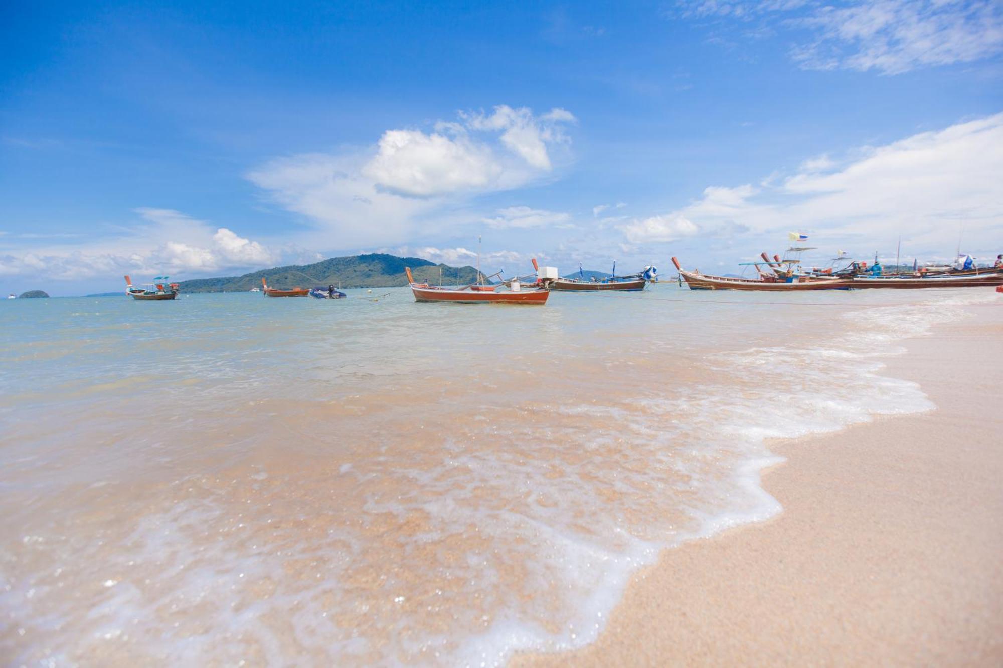 Blue Beach Grand Resort And Spa Rawai 外观 照片