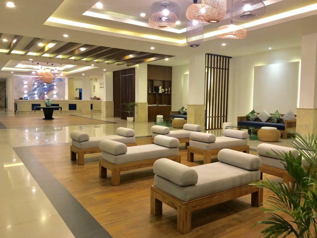 Blue Beach Grand Resort And Spa Rawai 外观 照片
